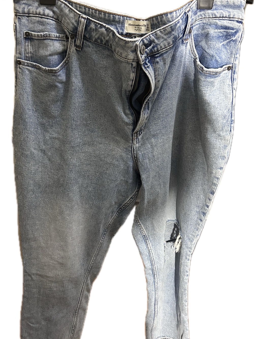 Abercrombie & Fitch Women’s Skinny Jeans — Light Blue Distressed